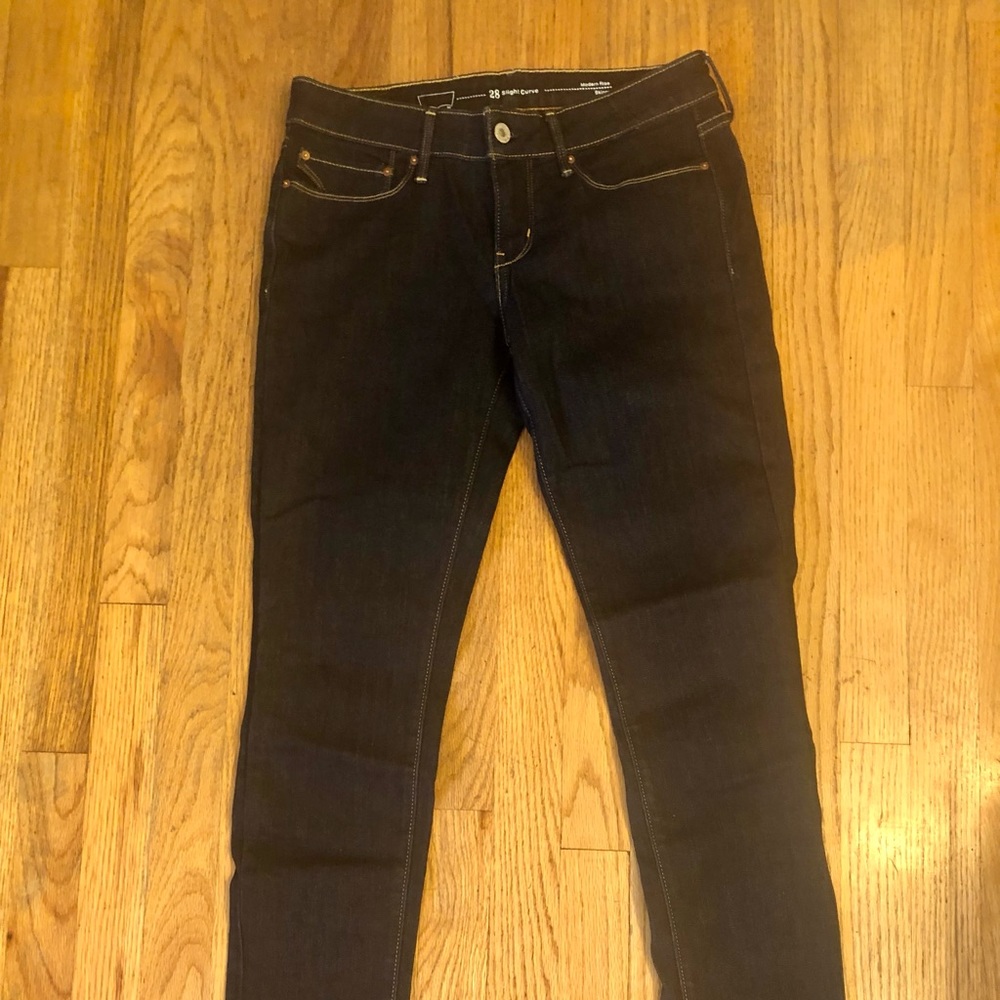 Levi’s Slight Curve Modern Rise skinny size 28